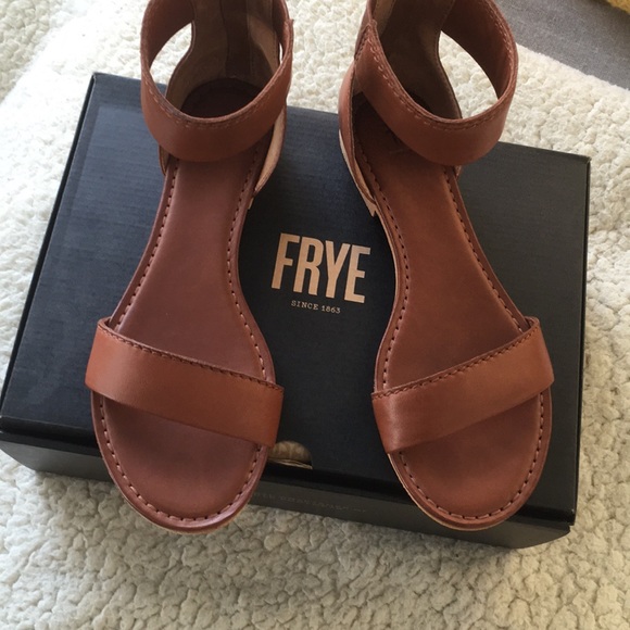 frye carson ankle zip